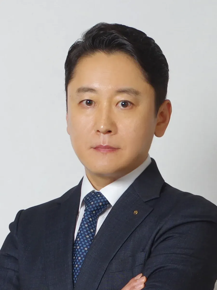 벤츠 딜러 구명우의 정장 프로필 사진